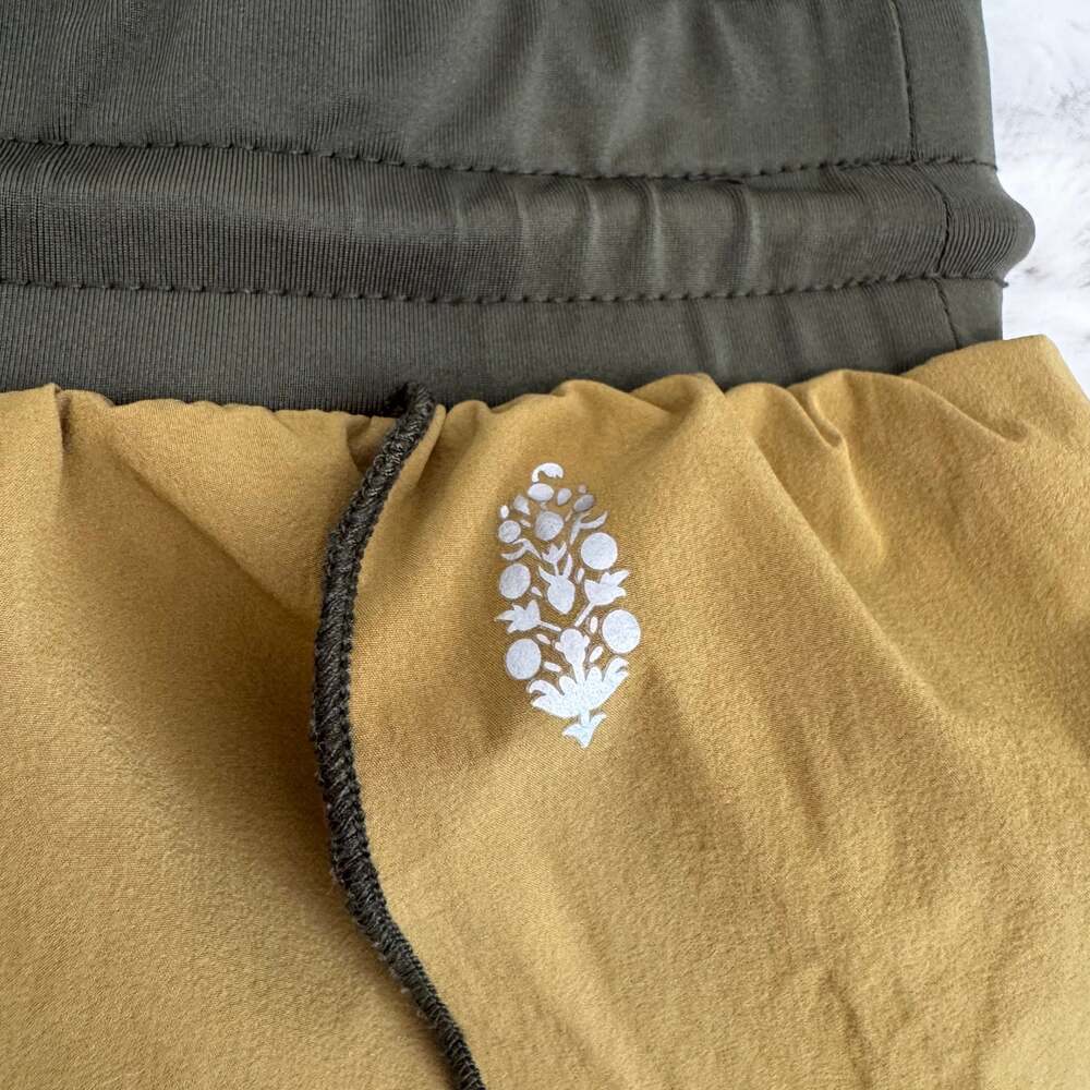 Fee People Movement Schooling You Shorts in Wheat/Olive green with pockets XS - Picture 6 of 8